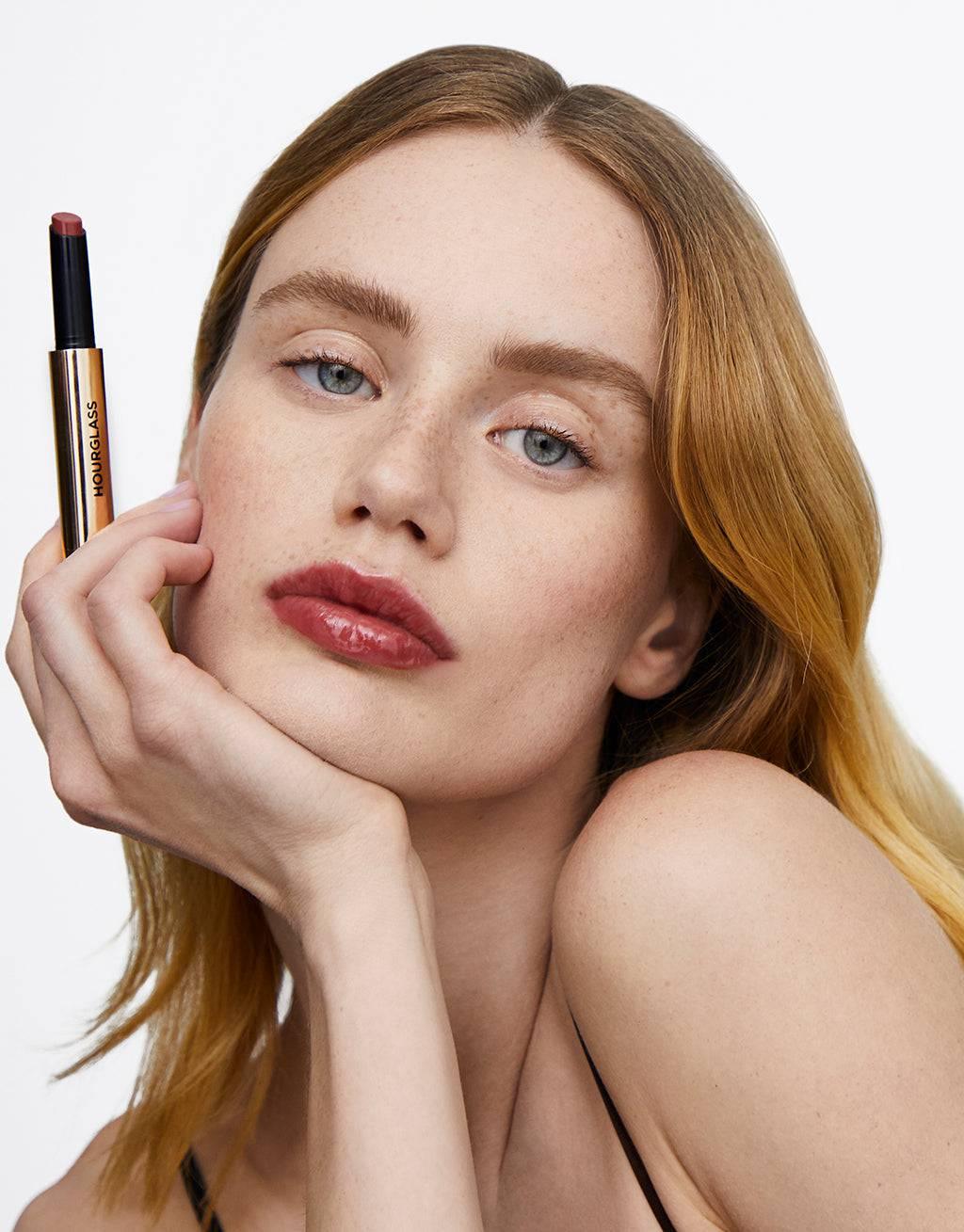 Hourglass Phantom Volumizing Glossy Balm - Hacimlendirici Ruj