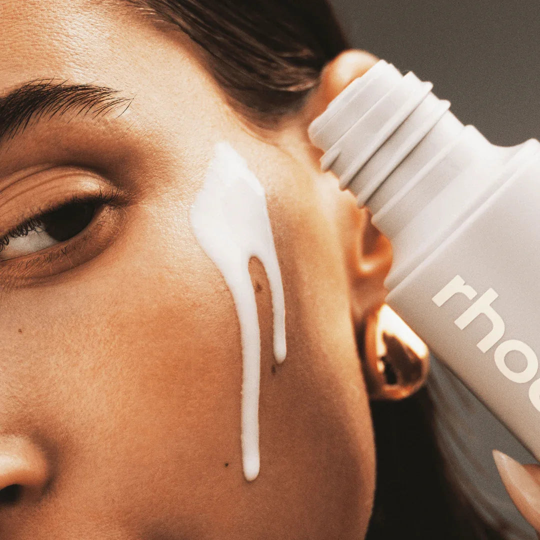 Rhode Glazing Milk Yüz Esansı