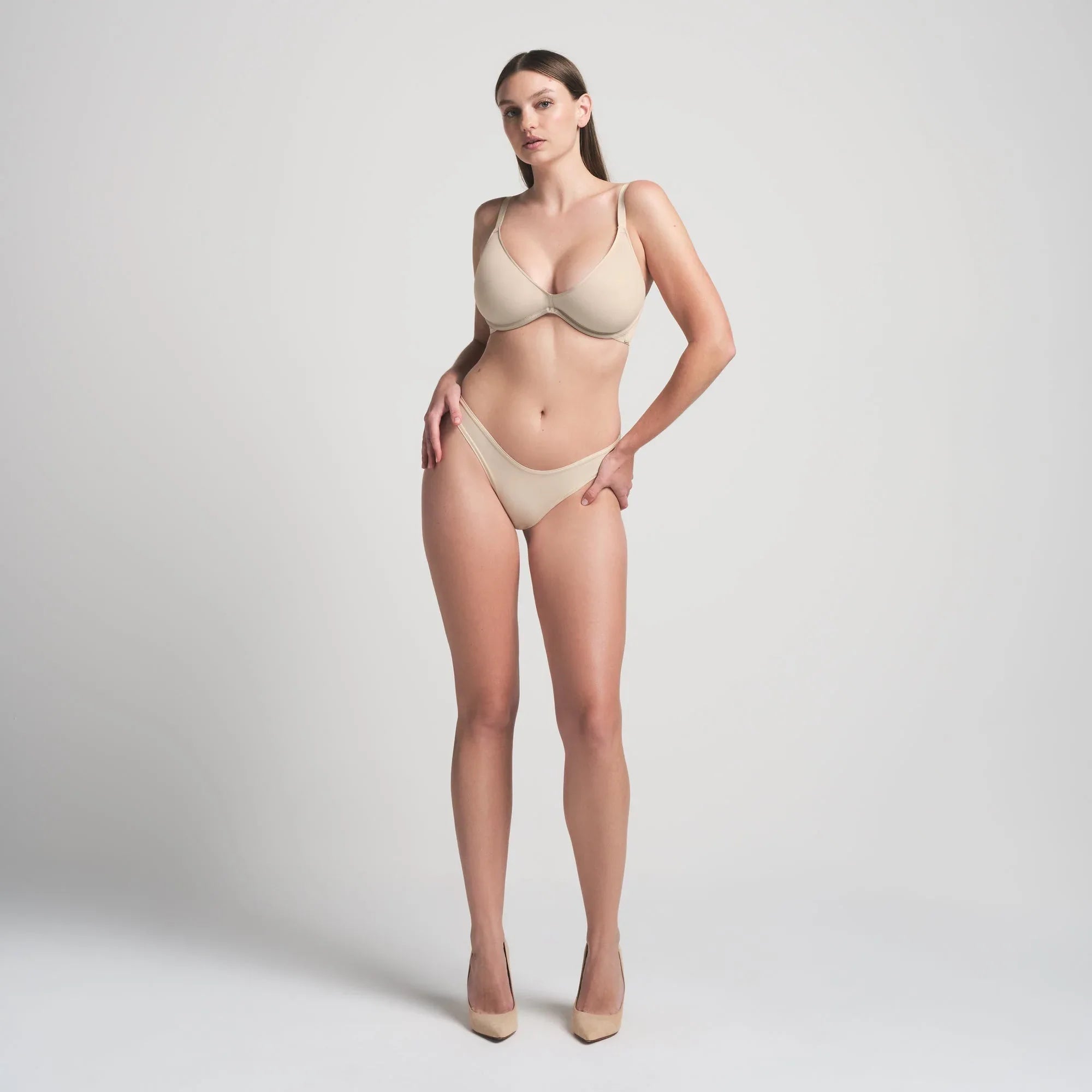 SKIMS WEIGHTLESS SCOOP BRA | SAND - SÜTYEN