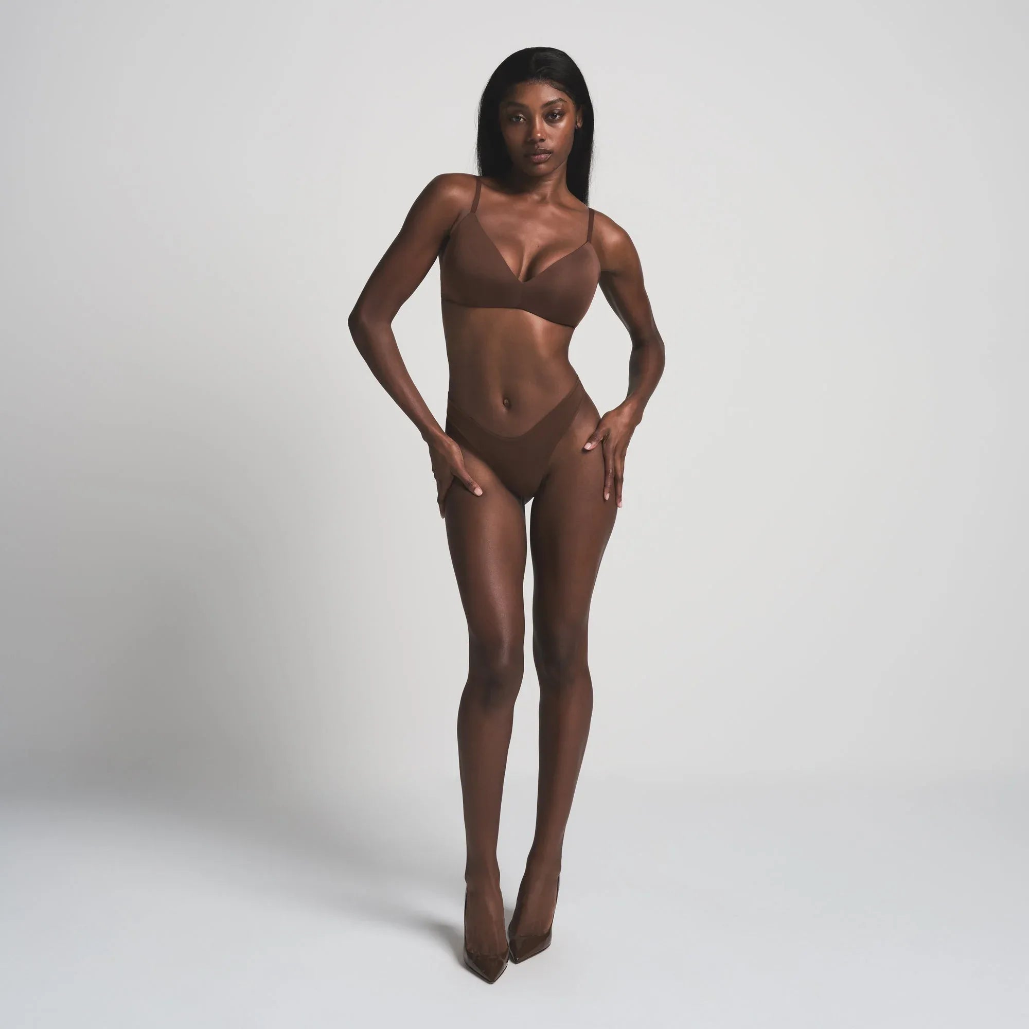 SKIMS WIRELESS FORM PUSH-UP PLUNGE BRA | COCOA - SÜTYEN