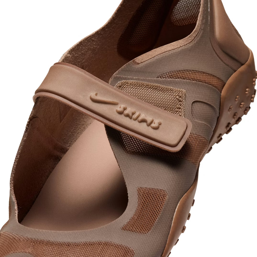 SKIMS X NIKE RIFT MESH ARCHAEO - SNEAKER