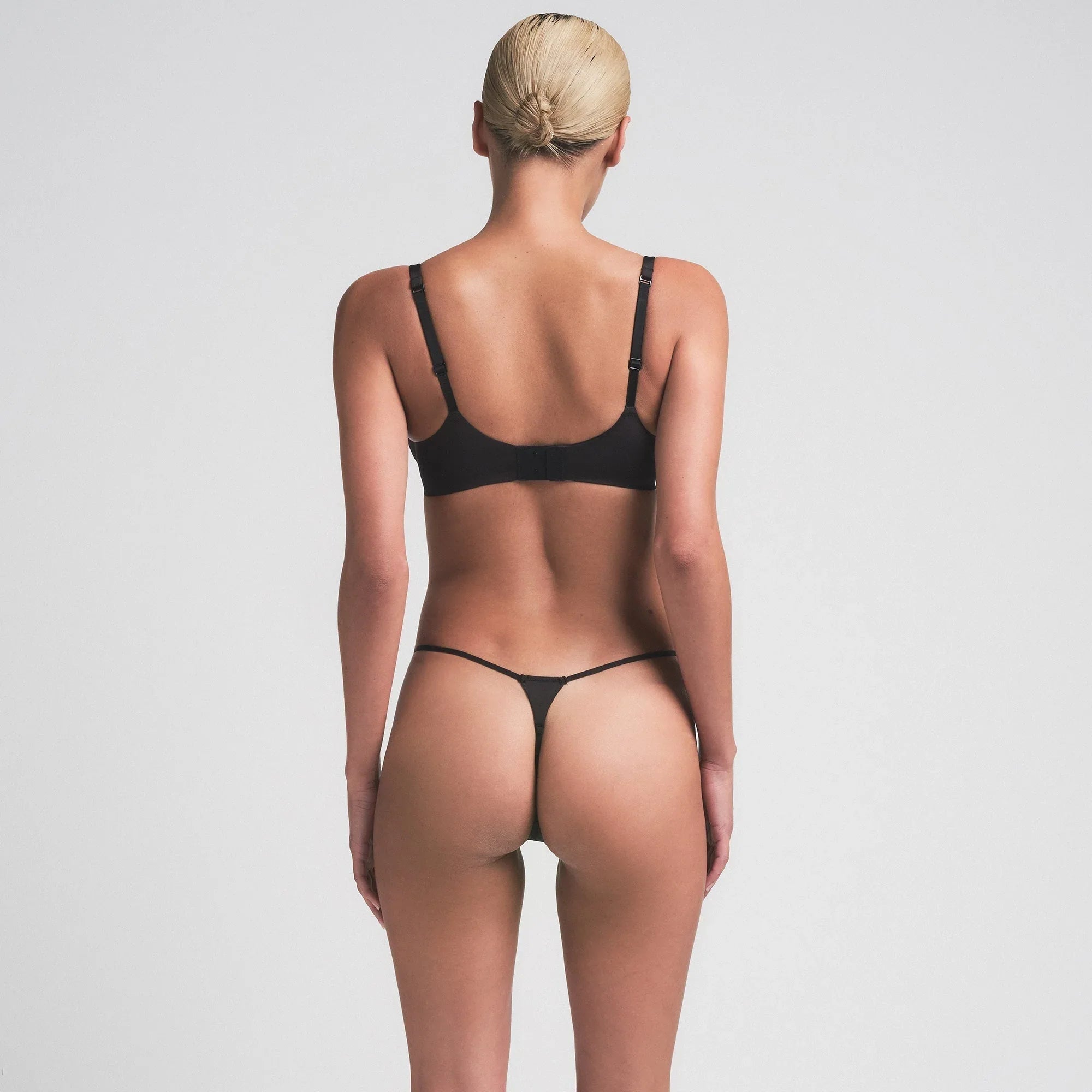 SKIMS ULTIMATE DEEP PLUNGE PUSH-UP BRA | ONYX - SÜTYEN