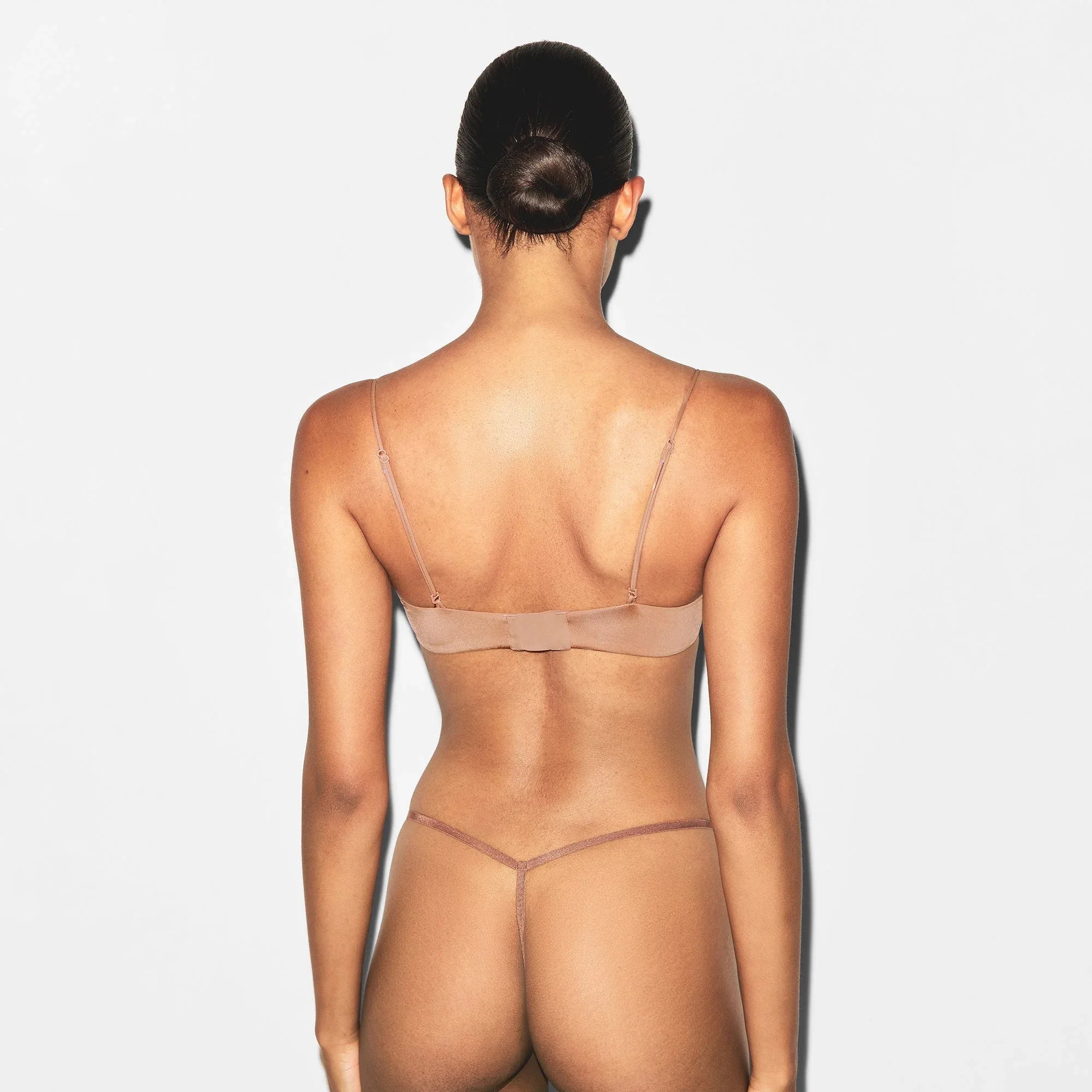 SKIMS WIRELESS FORM MICRO STRAP PLUNGE BRA | SIENNA - SÜTYEN