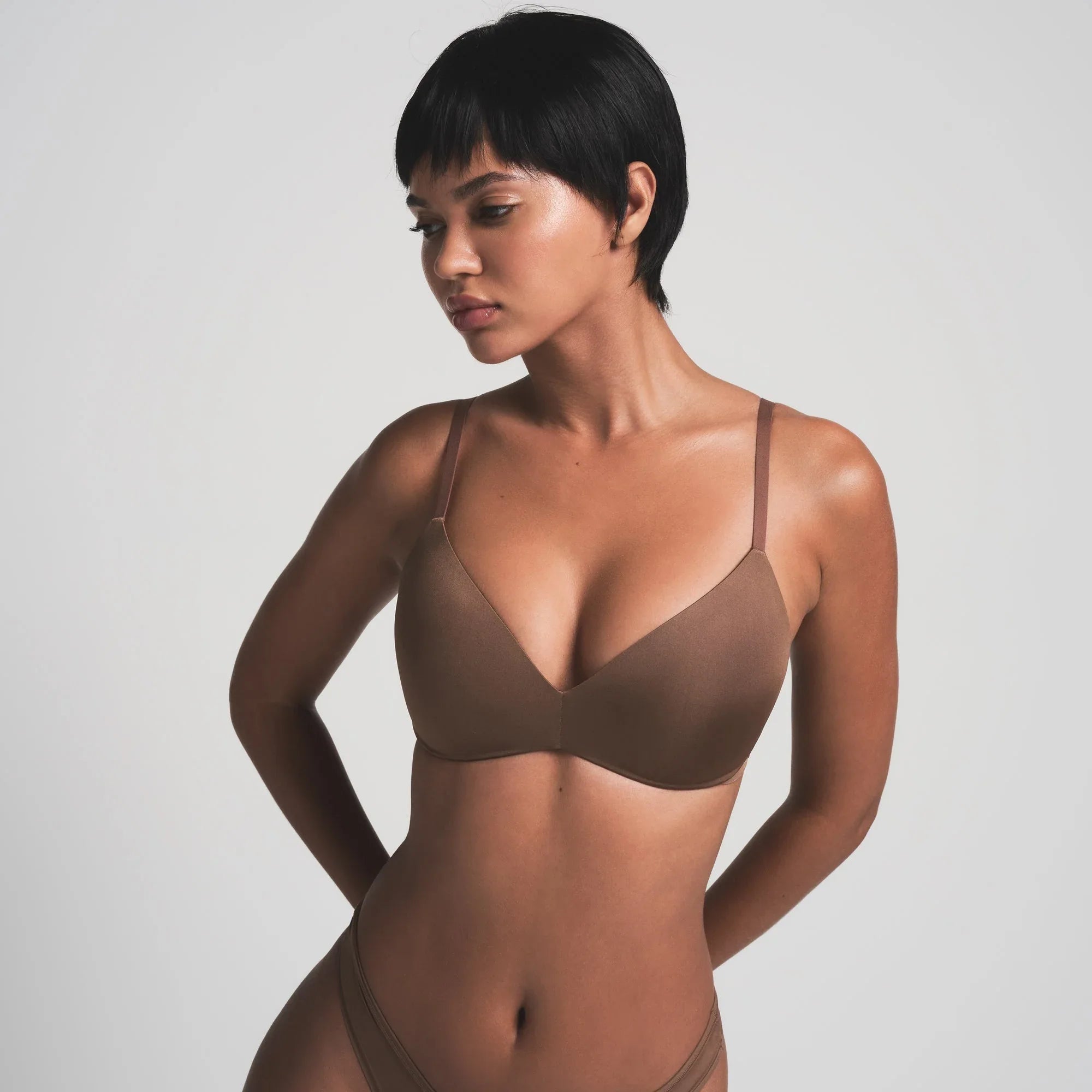 SKIMS WIRELESS FORM PUSH-UP PLUNGE BRA | JASPER - SÜTYEN