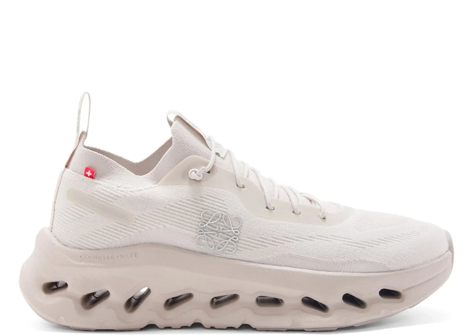 On Running Cloudtilt Loewe Sand