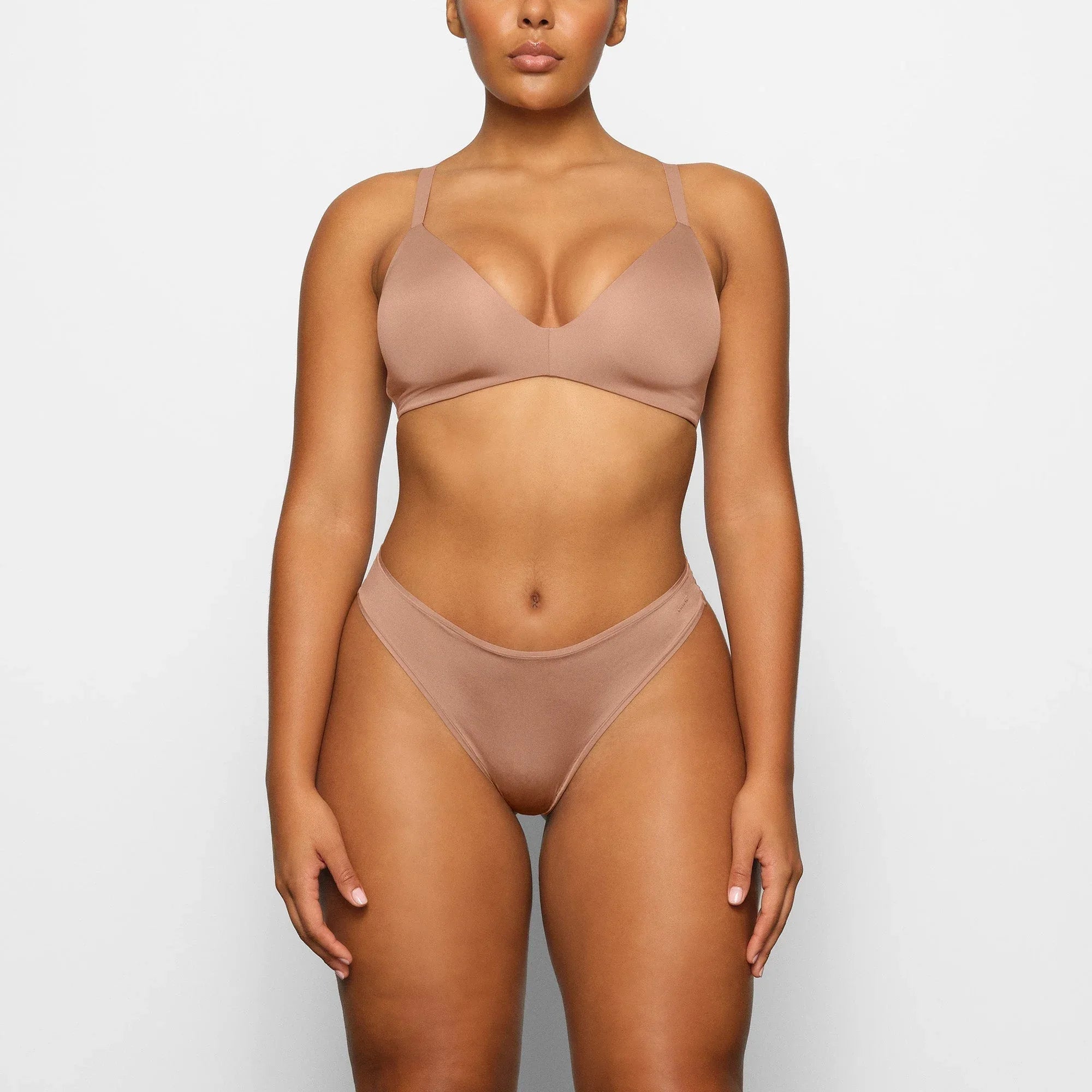 SKIMS WIRELESS FORM T-SHIRT DEMI BRA | SIENNA - SÜTYEN