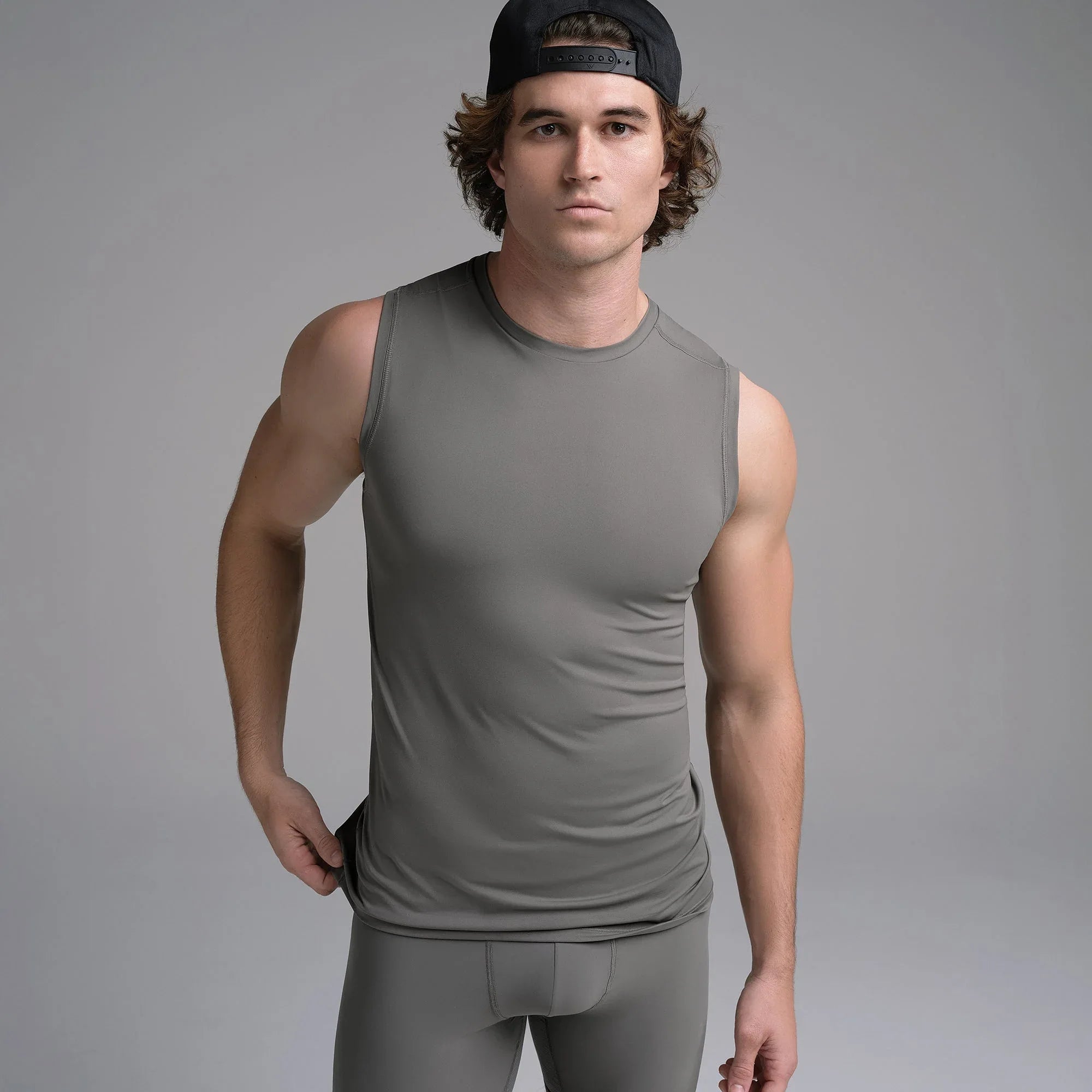 SKIMS SPORT MENS MUSCLE TANK | GUNMETAL - KAS TİSHİ