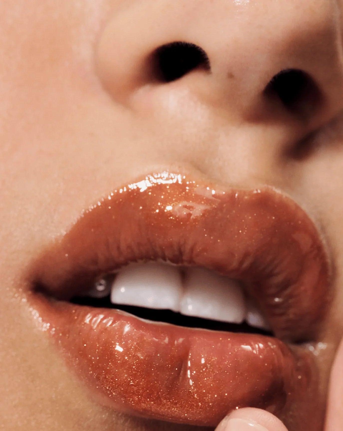 Glossier Lip Gloss - Dudak Parlatıcı