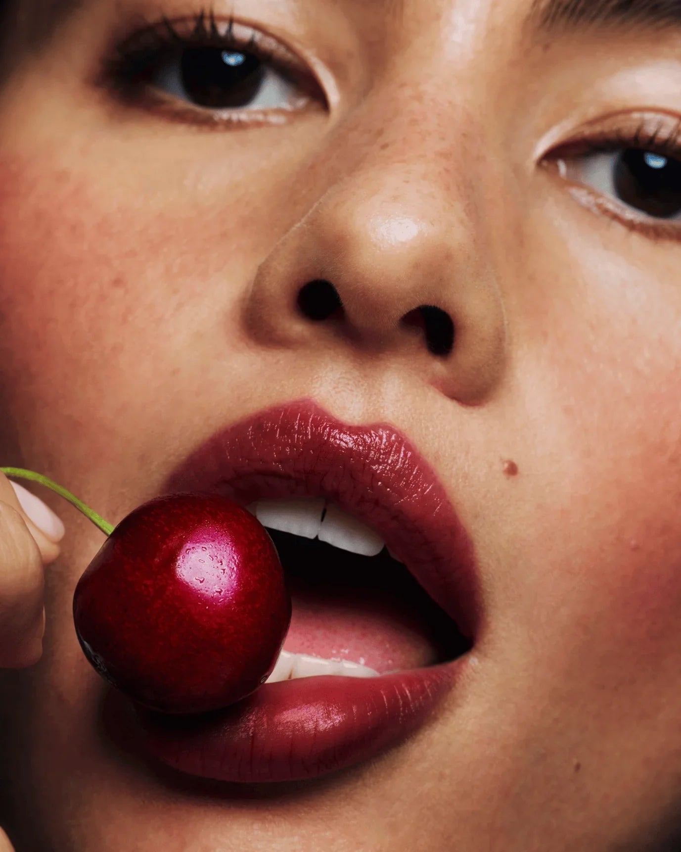 Glossier Lip Line - Dudak Kalemi