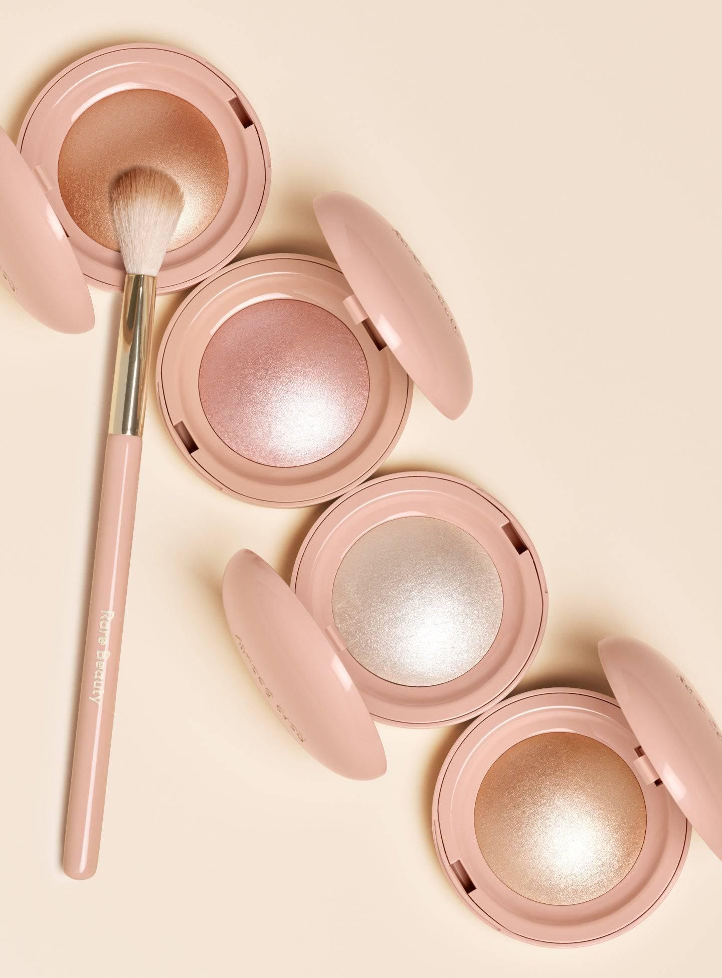 Rare Beauty Positive Light Silky Touch Precision - Aydınlatıcı Fırçası